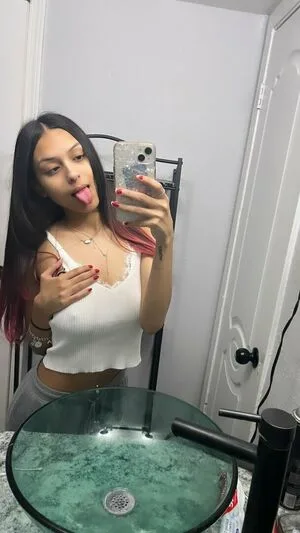 Luvrosa Thumbnail Picture