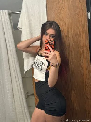 Luweazl OnlyFans Leaked Free Thumbnail Picture - #0CXNAeQf62