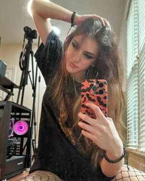 Luweazl OnlyFans Leaked Free Thumbnail Picture - #4Y9YisCC17