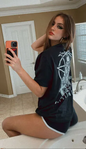Luweazl OnlyFans Leaked Free Thumbnail Picture - #OfUEEG5nqe