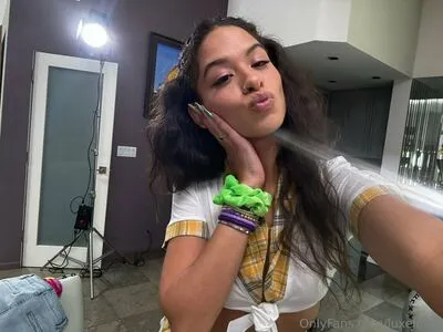 Luxelafox OnlyFans Leaked Free Thumbnail Picture - #mmMoehsMPw