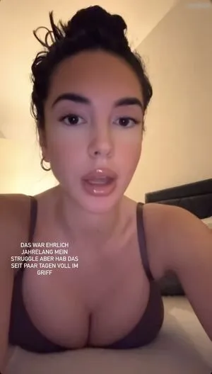 Lya Aylin Thumbnail Picture