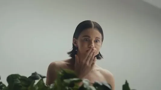 Lynn Gvnn Thumbnail Picture