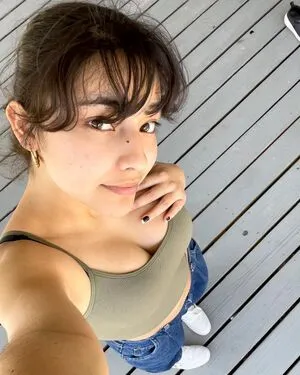 Lyssalevin Thumbnail Picture