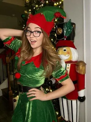 Lyssaurora OnlyFans Leaked Free Thumbnail Picture - #9DcWtC6aM1