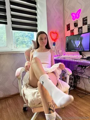 Maaevee Thumbnail Picture