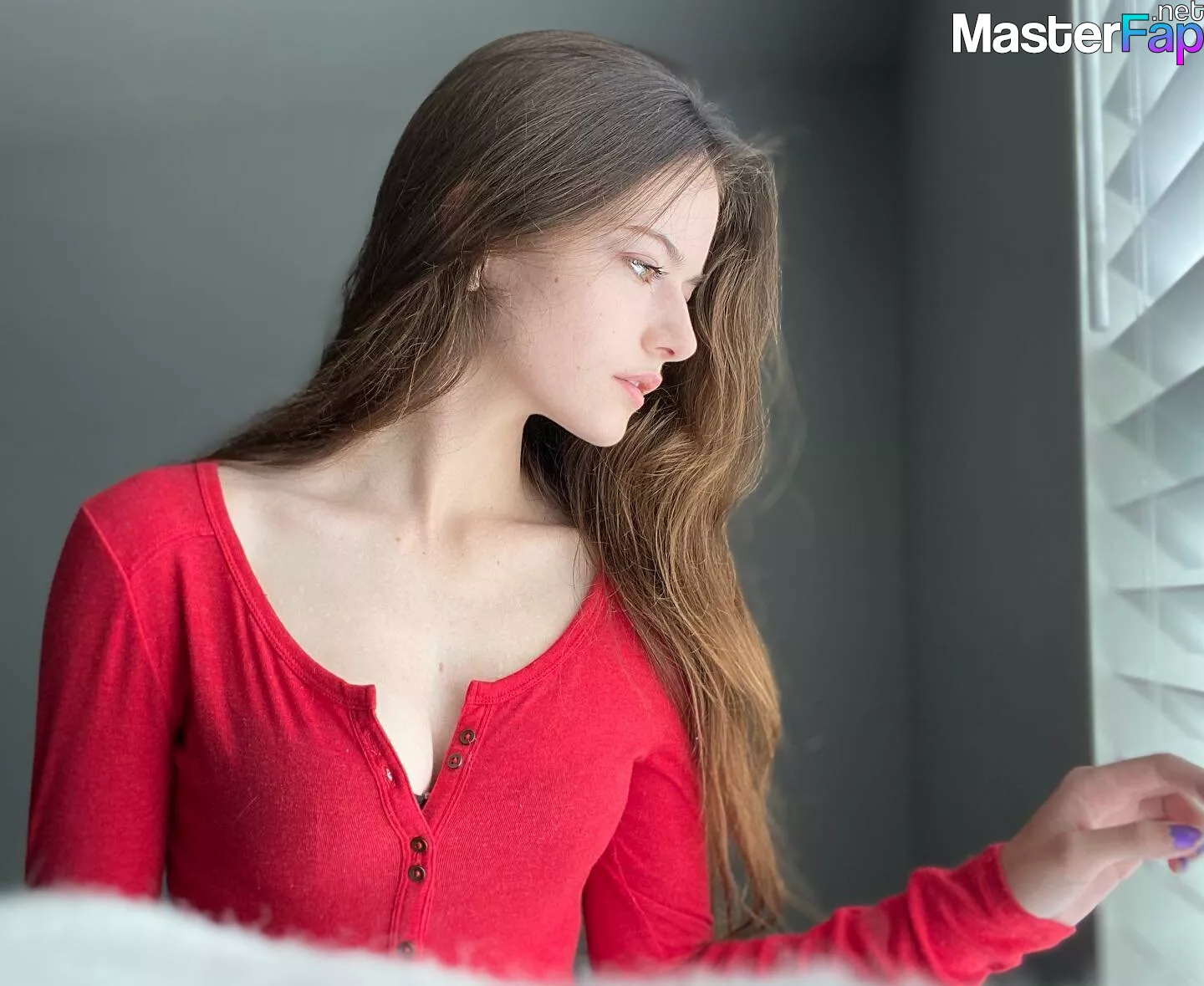 Mackenzie foy nackt