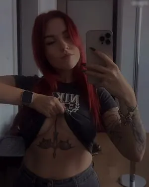 Madamefoxyy Thumbnail Picture