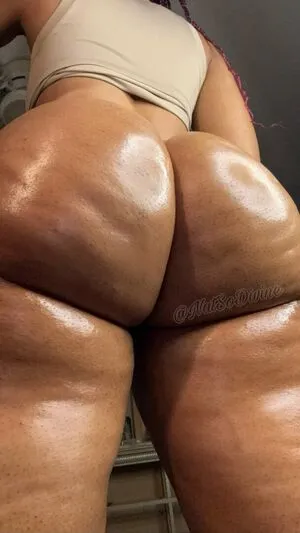 Madamxunique Thumbnail Picture