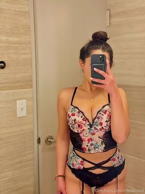 madbunni Thumbnail Picture