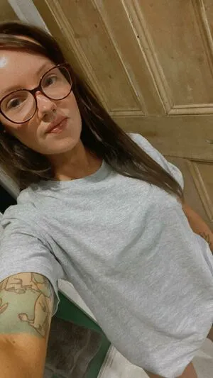 Maisey Brooks Thumbnail Picture