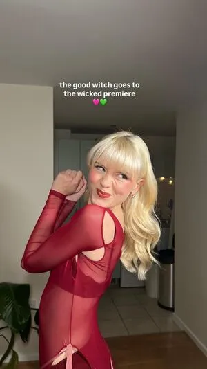 Maisie Peters Thumbnail Picture
