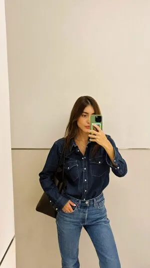 Maju Trindade Thumbnail Picture