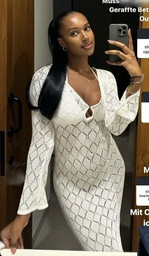 Malika Babel Thumbnail Picture