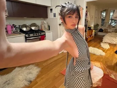 Malina Weissman Thumbnail Picture
