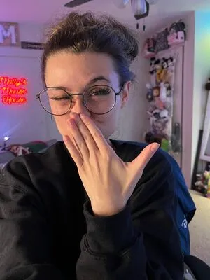 Mally Mouse Thumbnail Picture