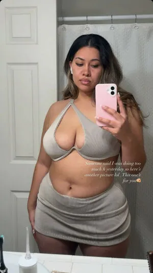 Mama E OnlyFans Leaked Free Thumbnail Picture - #2FWjFdHa92