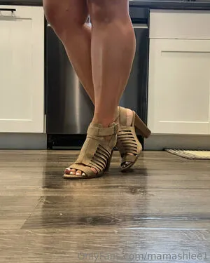 Mamashlee1 OnlyFans Leaked Free Thumbnail Picture - #ZGVpy4udA7