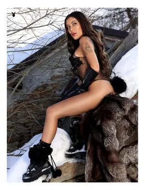 Marcella Maia Thumbnail Picture