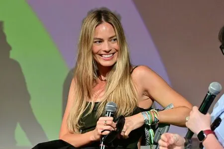 Margot Robbie OnlyFans Leaked Free Thumbnail Picture - #Pyg2kKkAny