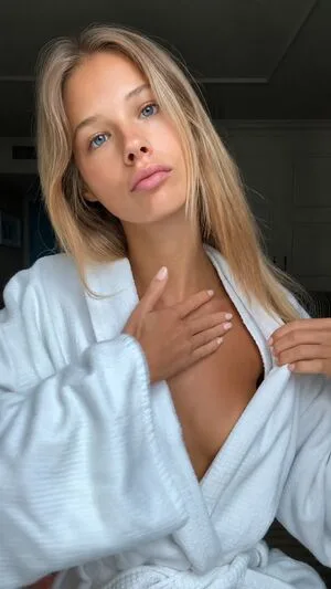 Mari Lederman Thumbnail Picture