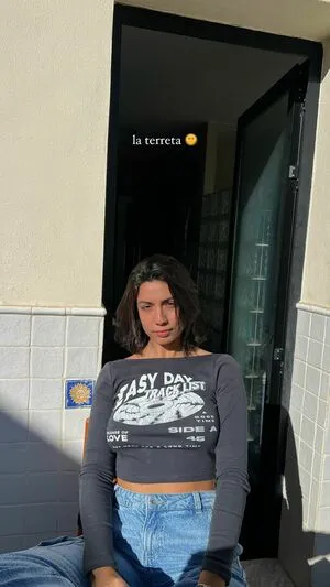 Maria Mood Thumbnail Picture