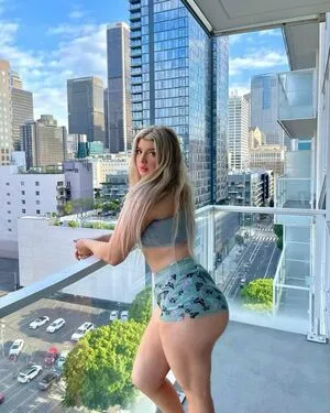 Mariah Thumbnail Picture