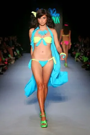 Mariana Renata Dantec Thumbnail Picture