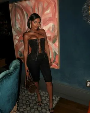 Marilyn Melo Thumbnail Picture