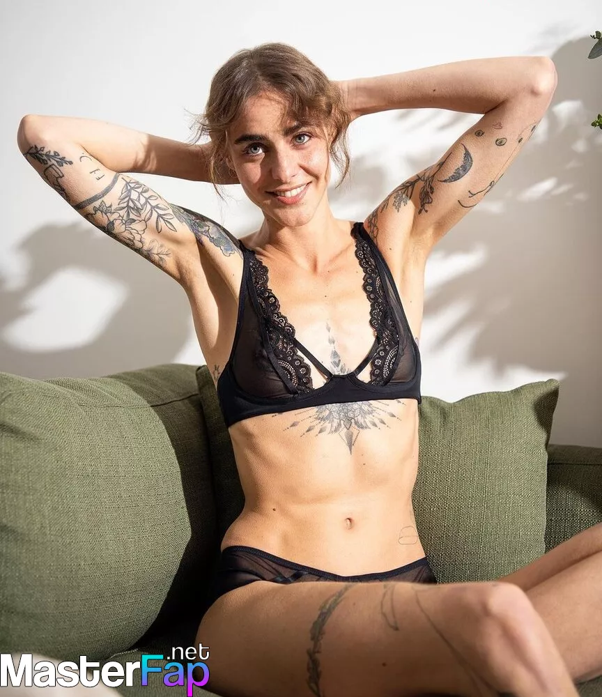 Marion Seclin Nude OnlyFans Leak Picture YmxKKT92QA | MasterFap.net