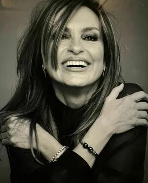 Mariska Hargitay OnlyFans Leaked Free Thumbnail Picture - #f3NHTLC9oo