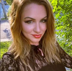 Marlyn Merlot Thumbnail Picture