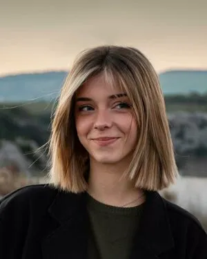 Martina Dell Anna Thumbnail Picture