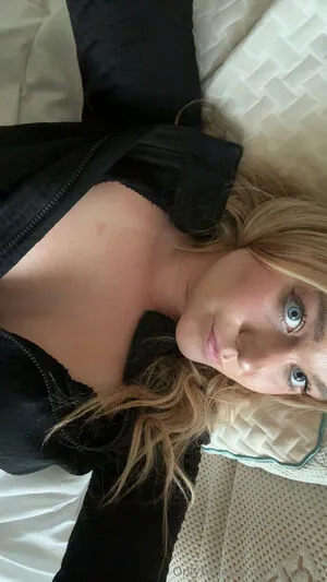 Maryiakay Thumbnail Picture