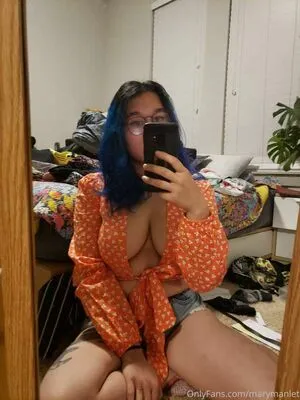 Marymanlet Thumbnail Picture