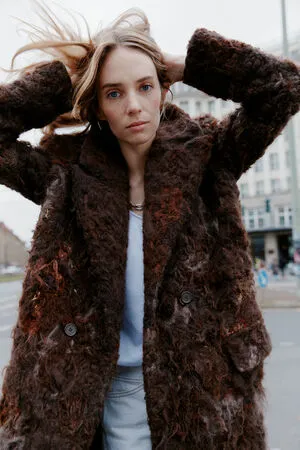 Maya Hawke OnlyFans Leaked Free Thumbnail Picture - #bbTYaSXEc2