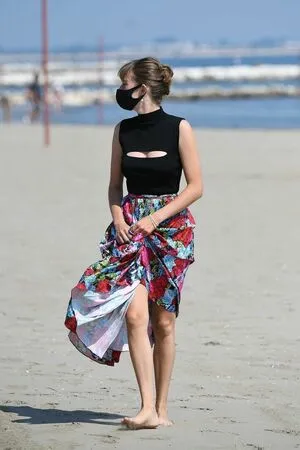 Maya Hawke OnlyFans Leaked Free Thumbnail Picture - #dfe2IJrt20