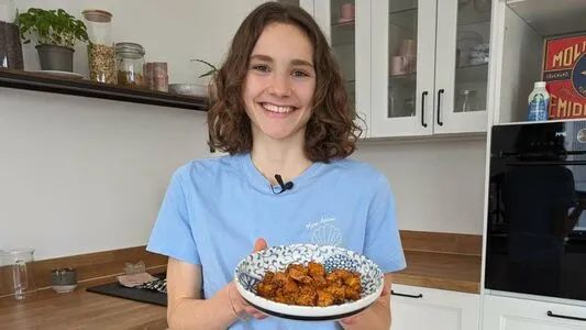 Maya Leinenbach Thumbnail Picture