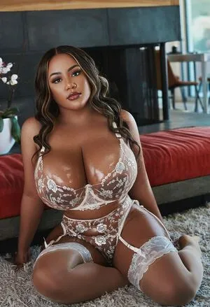 Meetkierra Thumbnail Picture