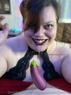 Megasaurus420xofree Thumbnail Picture