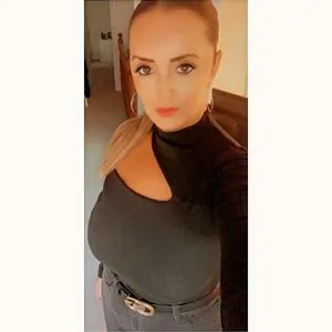 Melanie M Thumbnail Picture