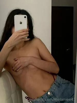 Melaniee41 Thumbnail Picture
