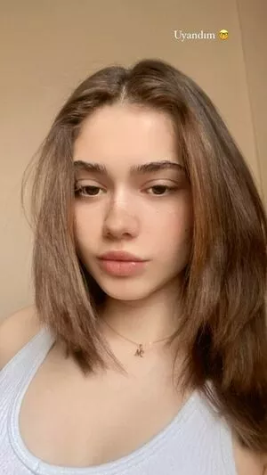 Melike Saygn Thumbnail Picture