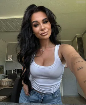 Melissa Charstensen Thumbnail Picture