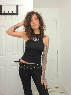 MelonieMac Thumbnail Picture
