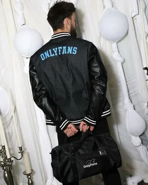 Merch OnlyFans Leaked Free Thumbnail Picture - #2yLEoOI1bb