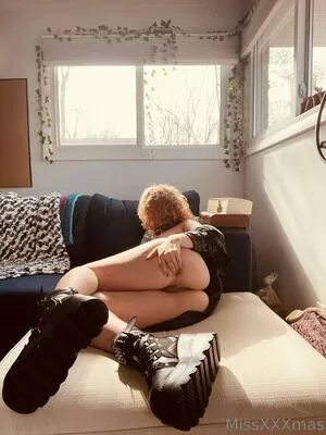 MerryMissXXXmas Thumbnail Picture