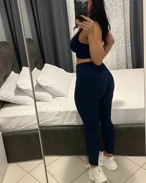Mia Alexis Queen Thumbnail Picture