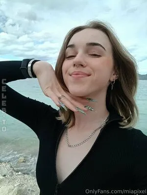 Mia Pixel OnlyFans Leaked Free Thumbnail Picture - #haiyKZIOur