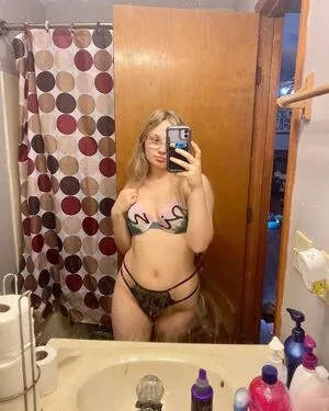 Miagray85 Thumbnail Picture